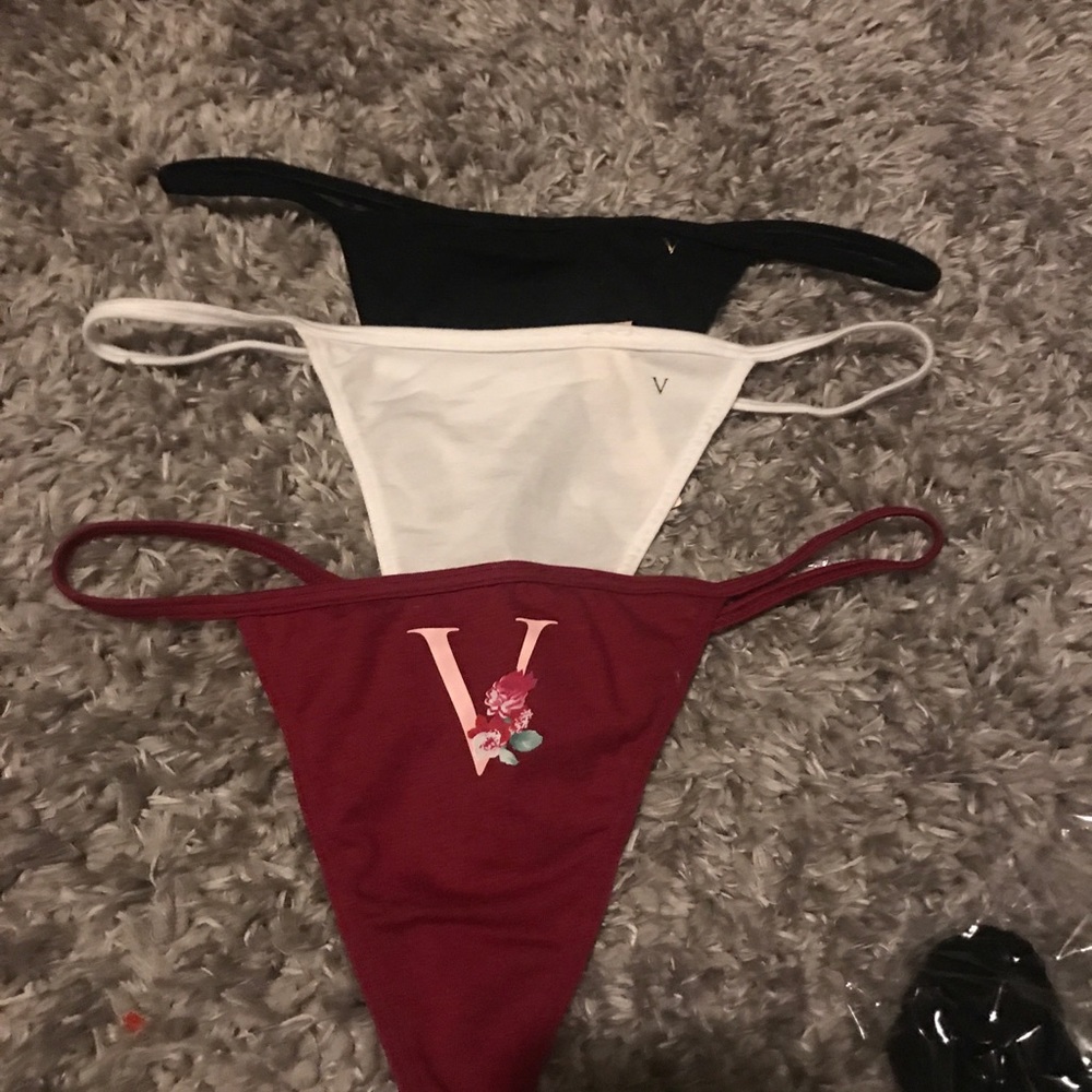 Victoria secret thong bundle NWT Medium